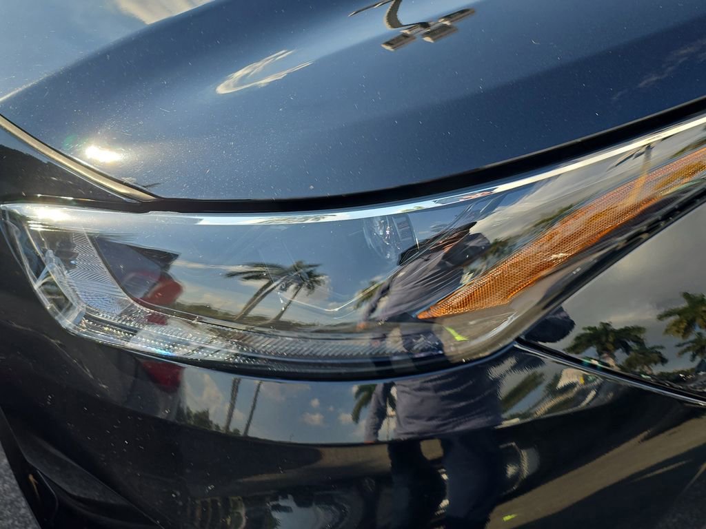 Used 2023 Toyota Highlander LE FWD image 11