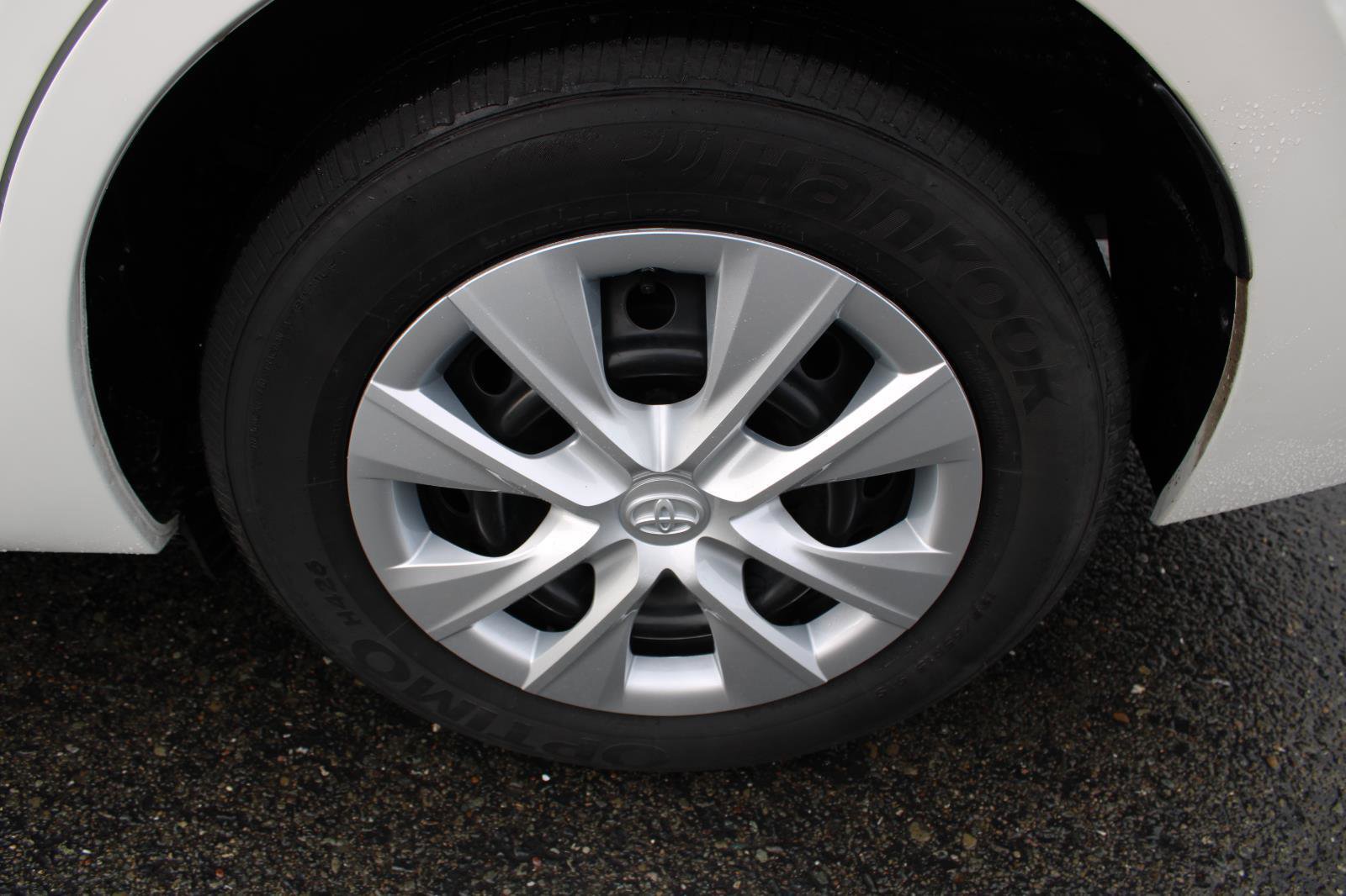 Used 2014 Toyota Corolla LE image 12