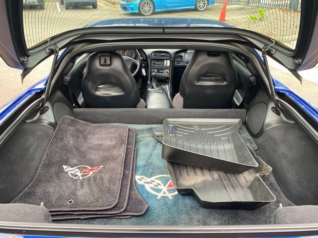 Used 2003 Chevrolet Corvette Coupe w/ Preferred Equipment Group RWD image 29