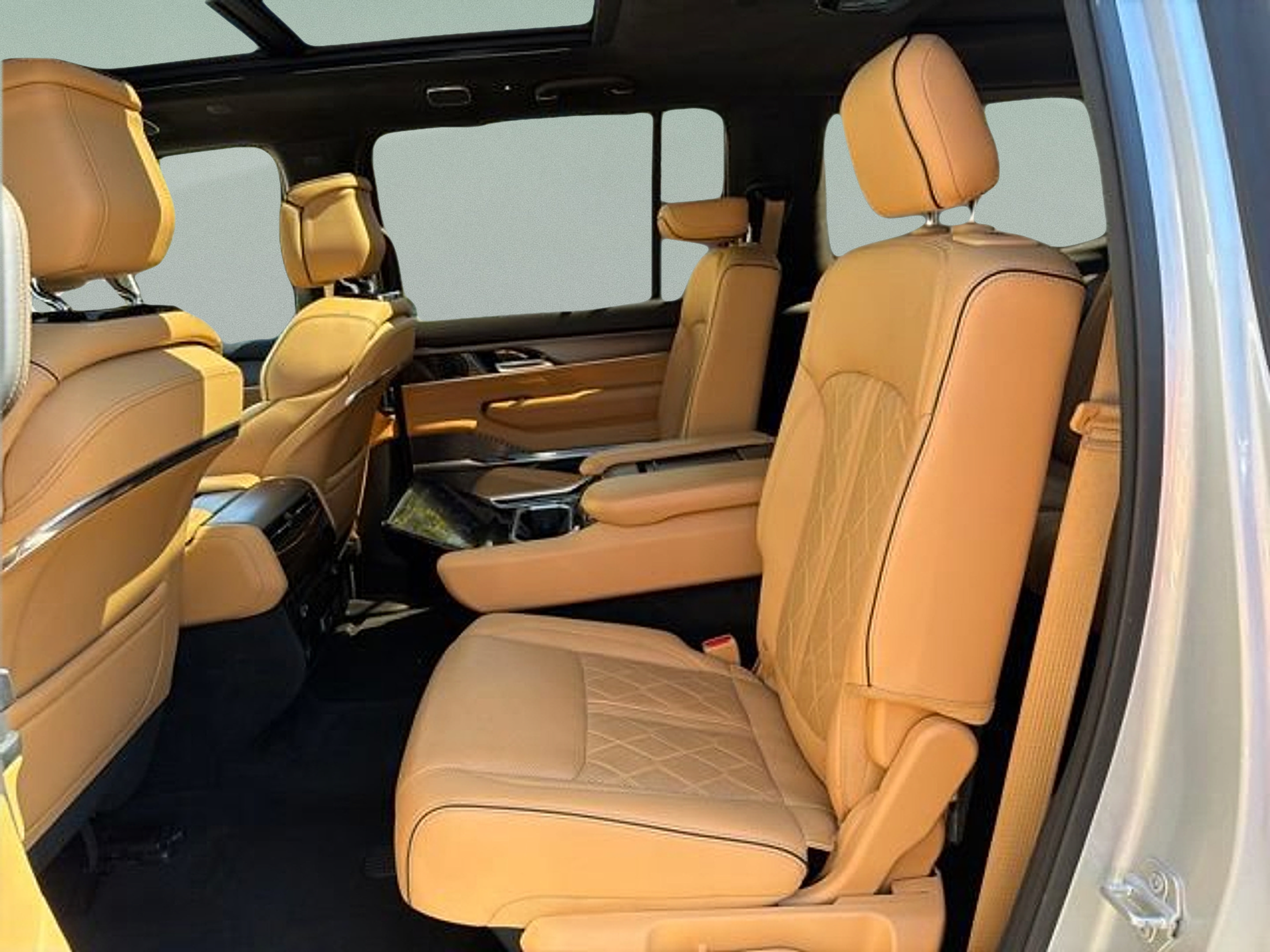 Used 2023 Jeep Grand Wagoneer Series III w/ Quick Order Packagew 28T AWD/4WD image 16
