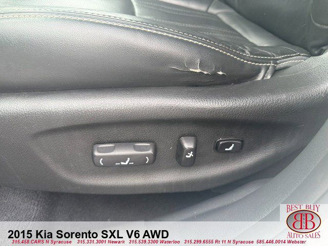 Used 2015 Kia Sorento SX image 18