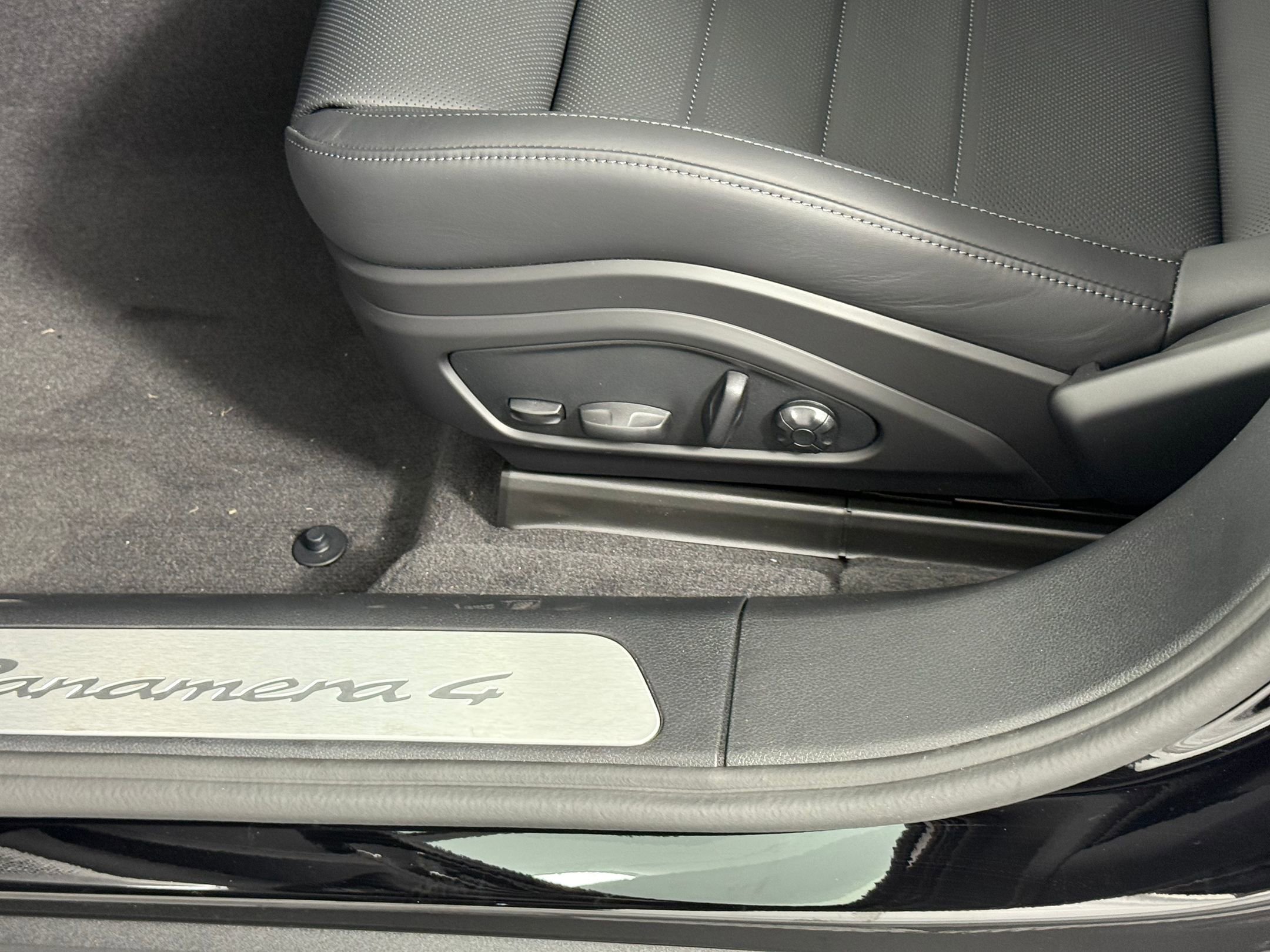 New 2026 Porsche Panamera 4 image 27