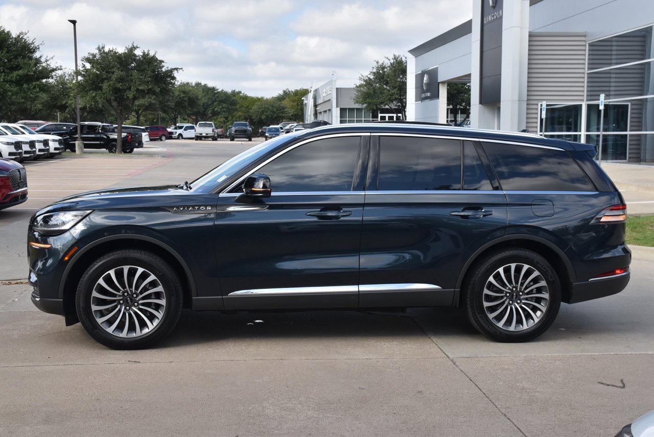 Certified 2024 Lincoln Aviator Reserve AWD/4WD image 12