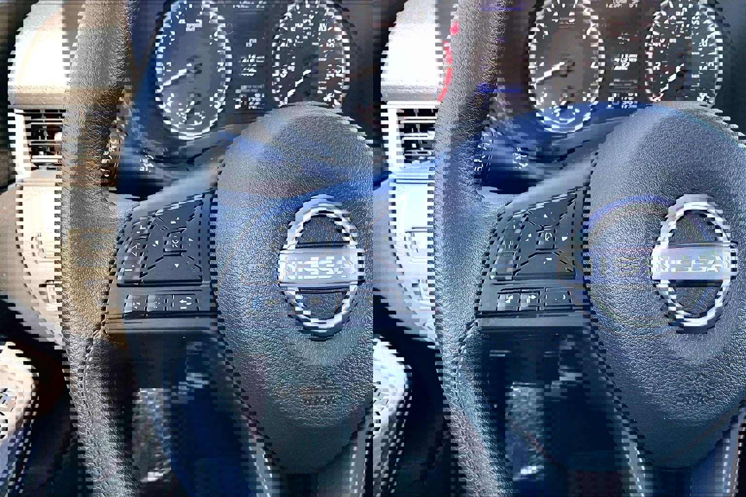 Used 2025 Nissan Sentra S image 11