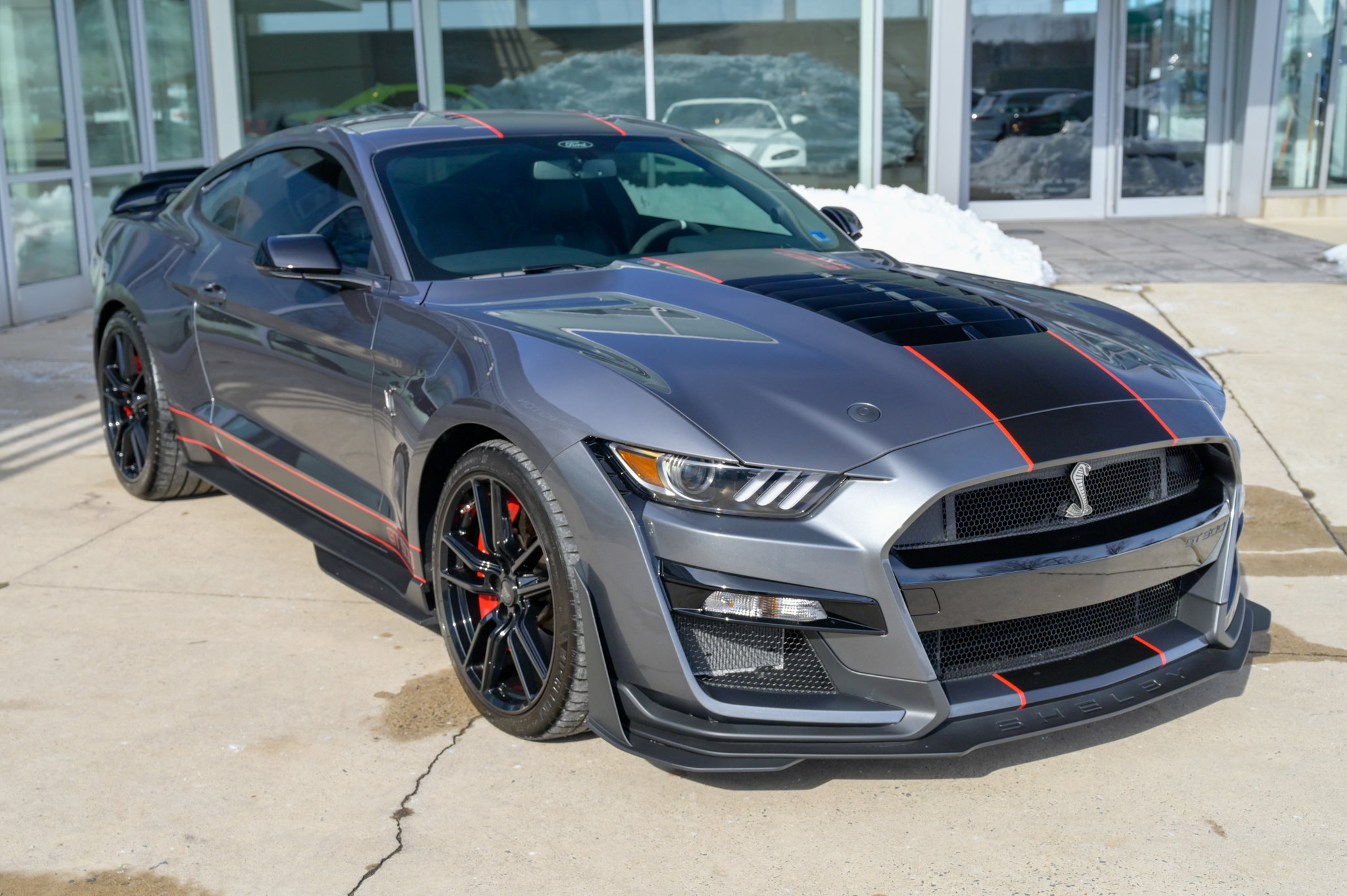 Used 2021 Ford Mustang Shelby GT500 w/ Technology Package image 3