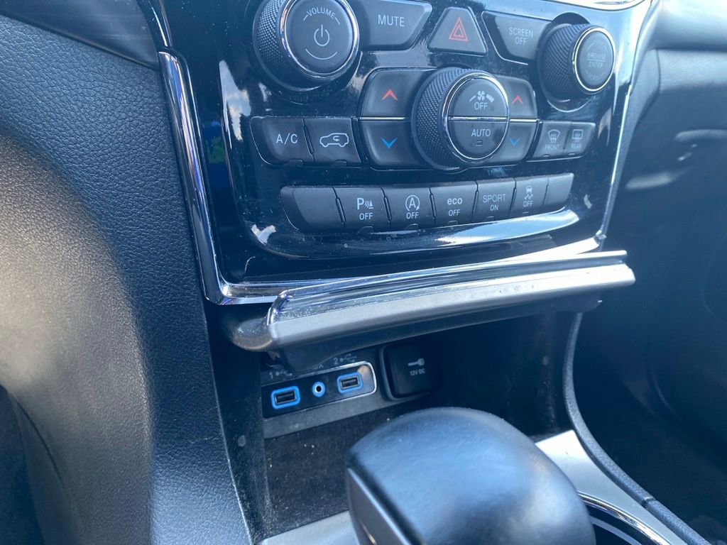 Used 2020 Jeep Grand Cherokee Altitude AWD/4WD image 13