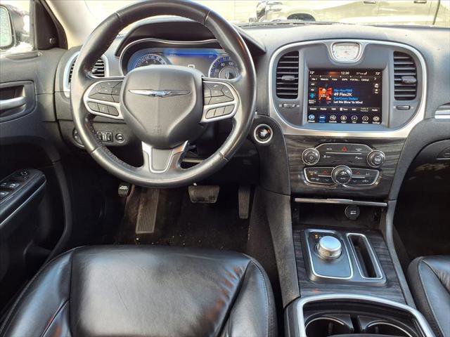 Certified 2020 Chrysler 300 Touring L w/ 300 Premium Group image 34