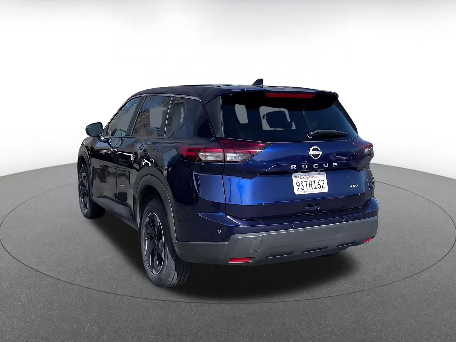 Used 2025 Nissan Rogue SV image 11