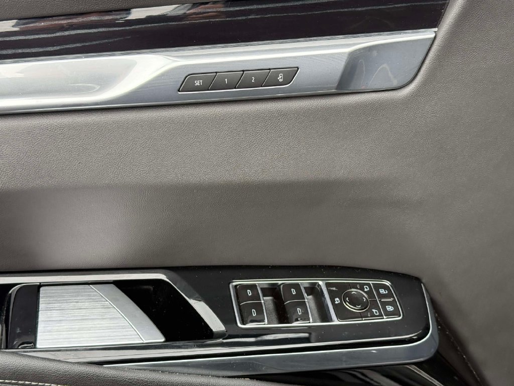 Certified 2025 Cadillac Escalade ESV Sport w/ Touring Package AWD/4WD image 22