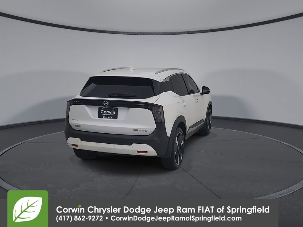 Used 2025 Nissan Kicks SR w/ Illumination Package image 12