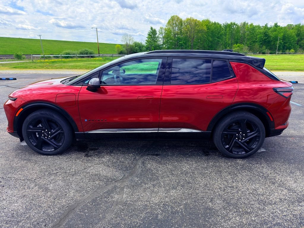 New 2026 Chevrolet Equinox EV RS FWD image 10