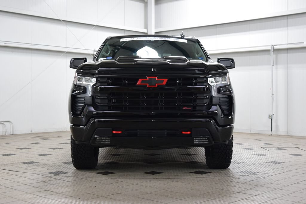 Used 2024 Chevrolet Silverado 1500 LT Trail Boss w/ Convenience Package II AWD/4WD image 2