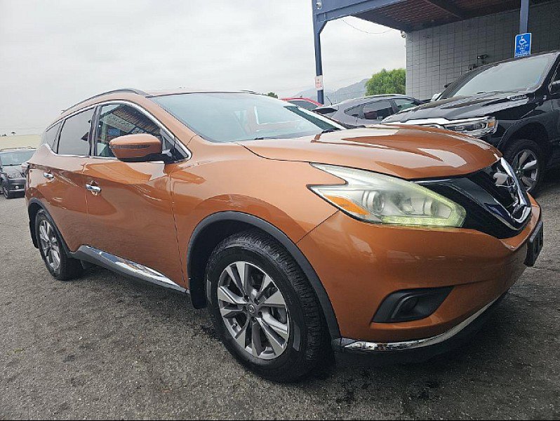 Used 2016 Nissan Murano SV w/ Premium Package FWD image 2