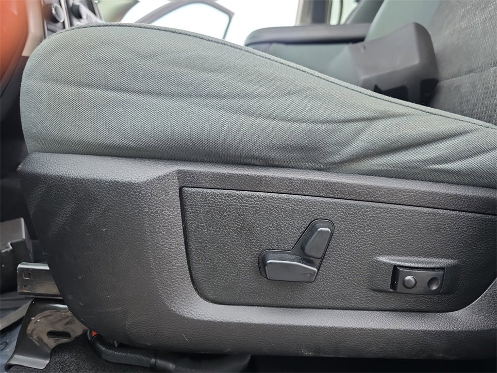 Used 2018 RAM 2500 Big Horn w/ Harvest Edition image 28