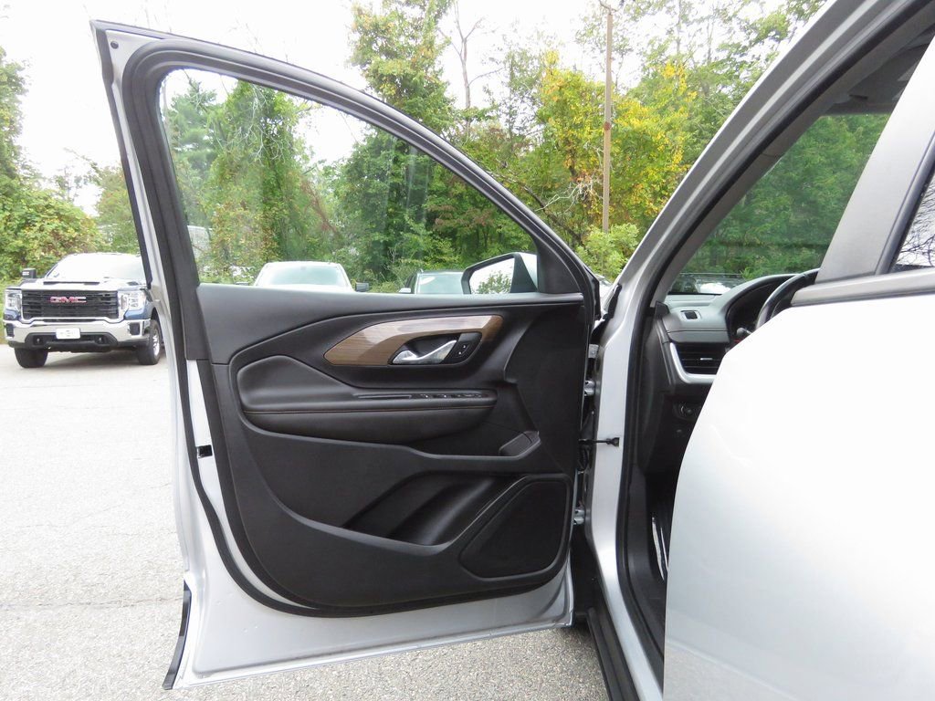 Used 2021 GMC Terrain SLE image 10