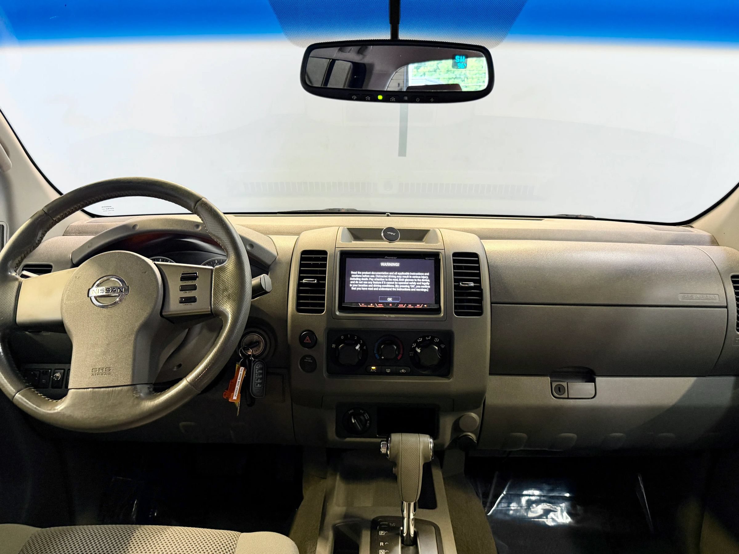 Used 2008 Nissan Frontier LE AWD/4WD image 14