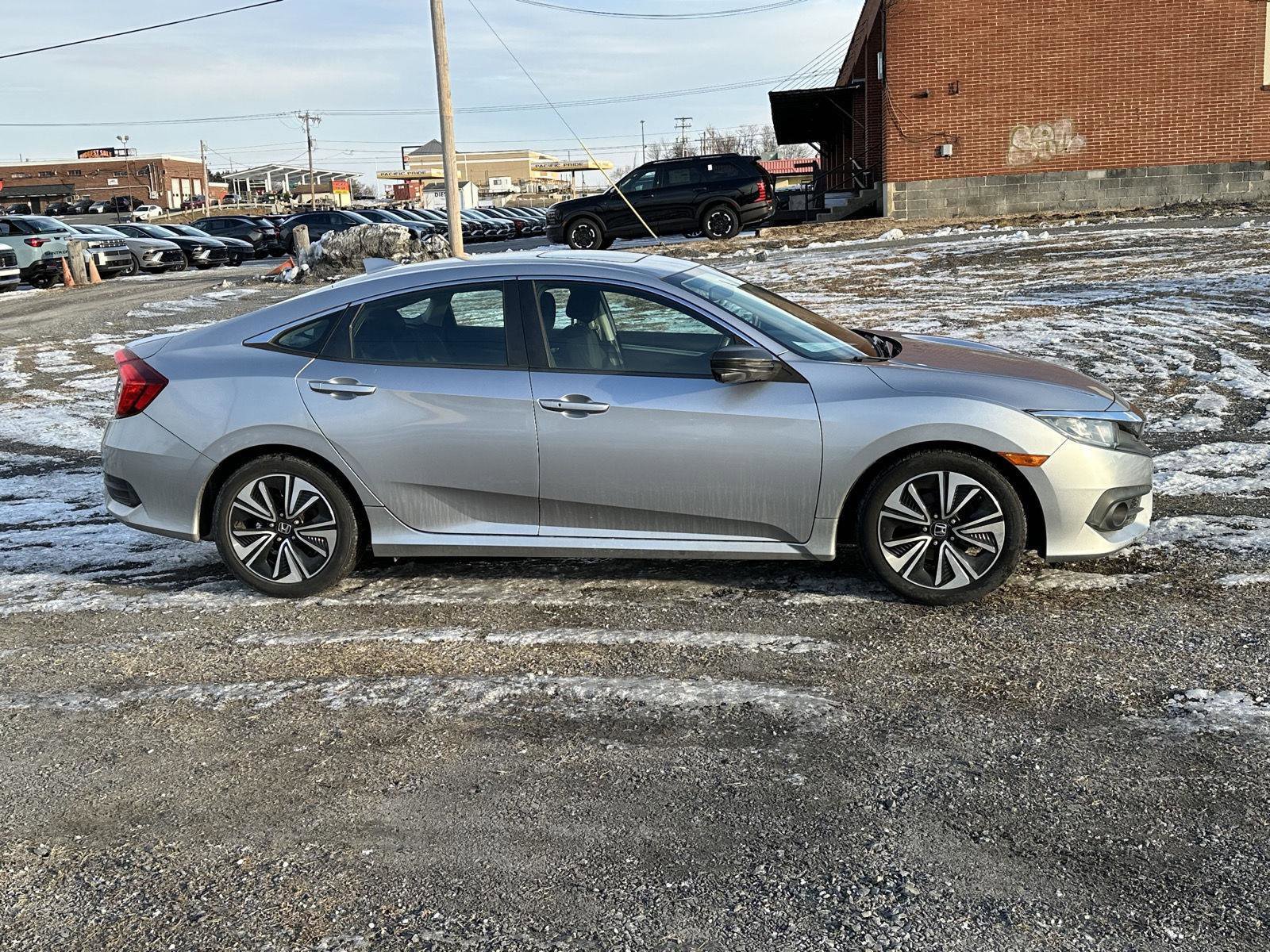 Used 2016 Honda Civic EX-T image 9