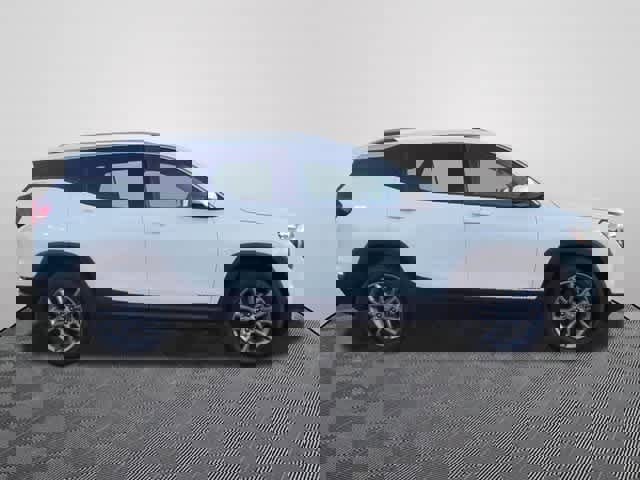 Used 2024 GMC Terrain SLT image 4