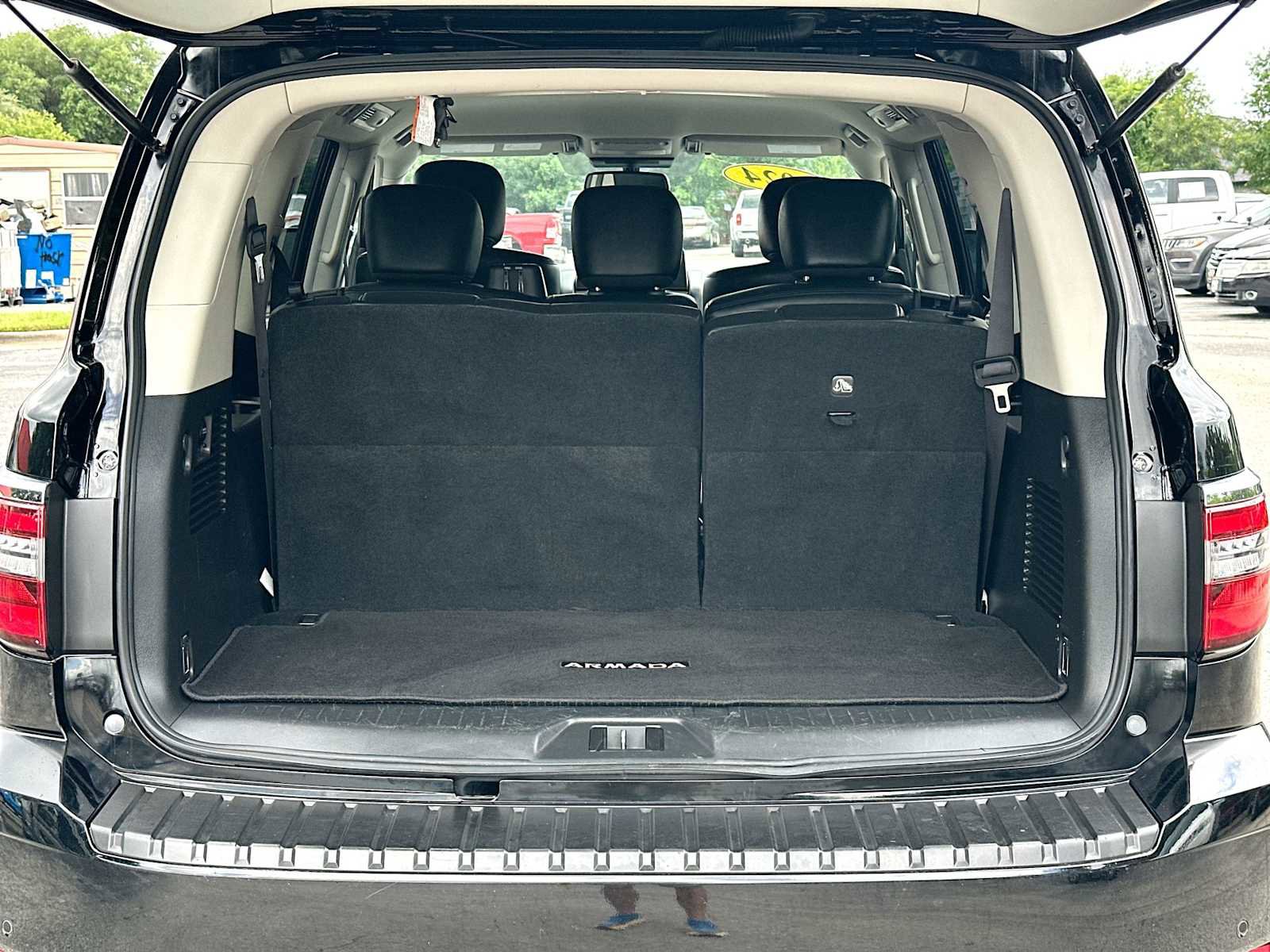 Used 2024 Nissan Armada SV AWD/4WD image 28