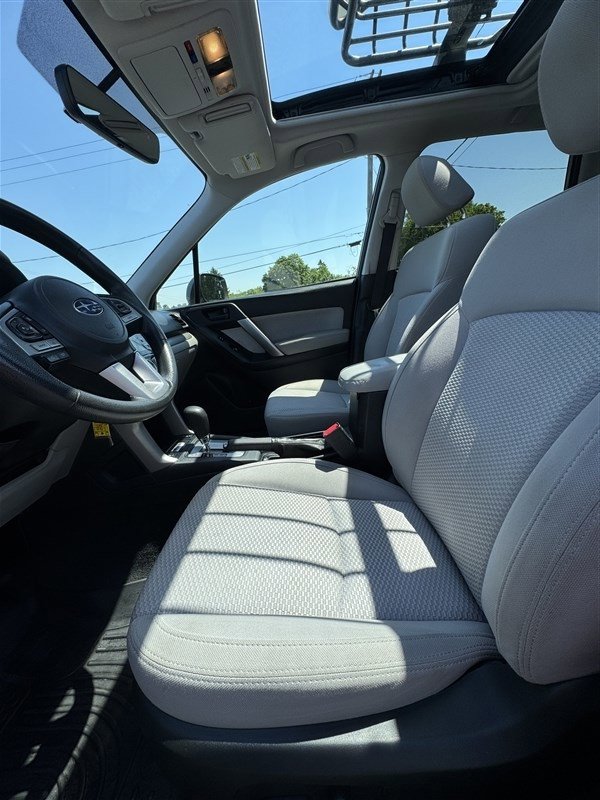 Used 2017 Subaru Forester 2.5i Premium w/ All-Weather Package AWD/4WD image 10