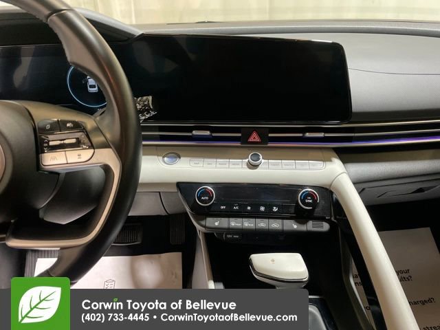 Used 2024 Hyundai Elantra Limited image 17