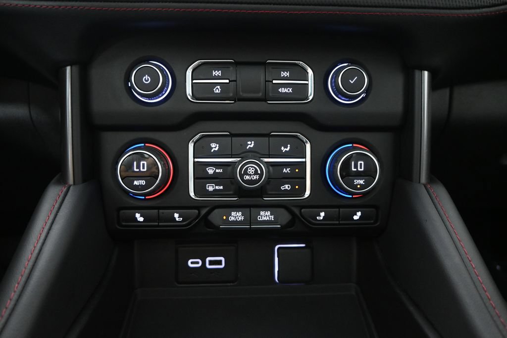 Used 2022 Chevrolet Tahoe RST w/ Luxury Package AWD/4WD image 31