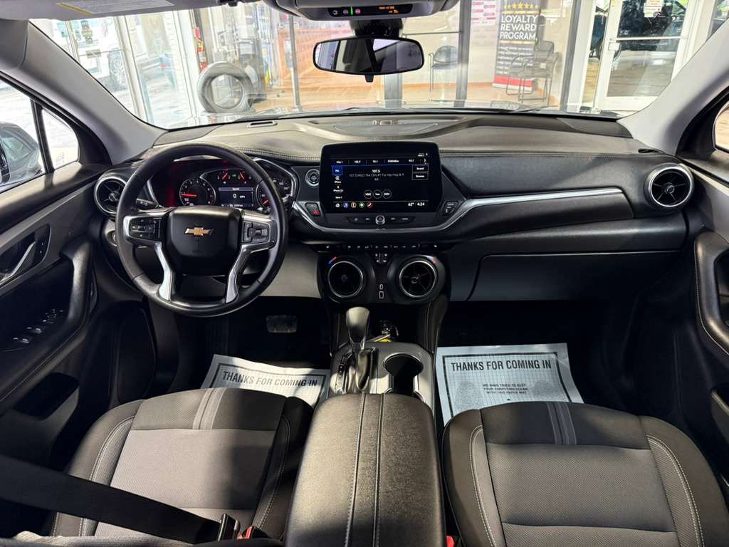 Used 2025 Chevrolet Blazer LT AWD/4WD image 25
