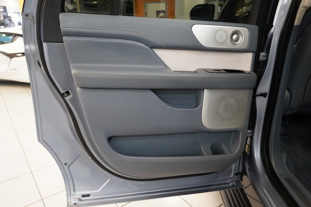 Used 2021 Lincoln Navigator L Black Label w/ Cargo Convenience Package image 26