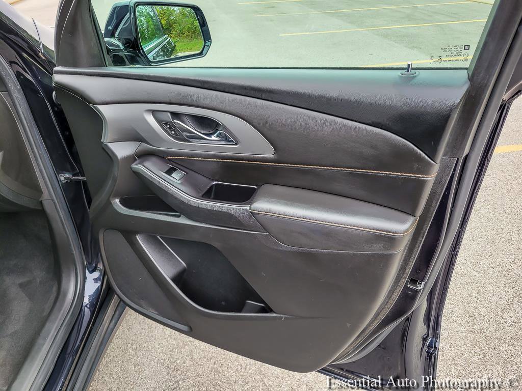 Used 2020 Chevrolet Traverse LT FWD image 30