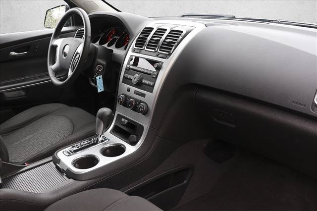 Used 2011 GMC Acadia SL w/ Preferred Package FWD image 26