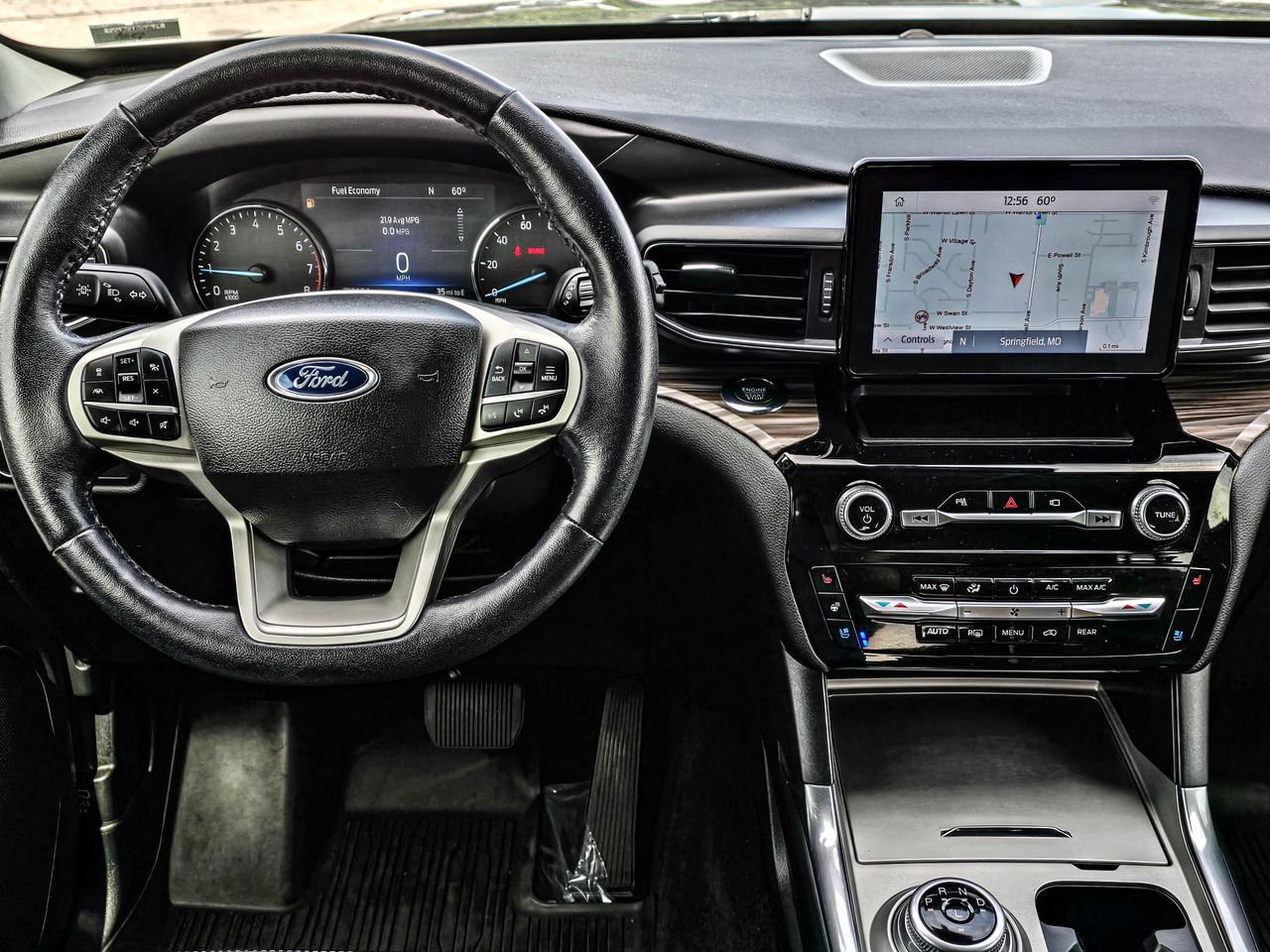 Used 2022 Ford Explorer Limited w/ Equipment Group 301A AWD/4WD image 37