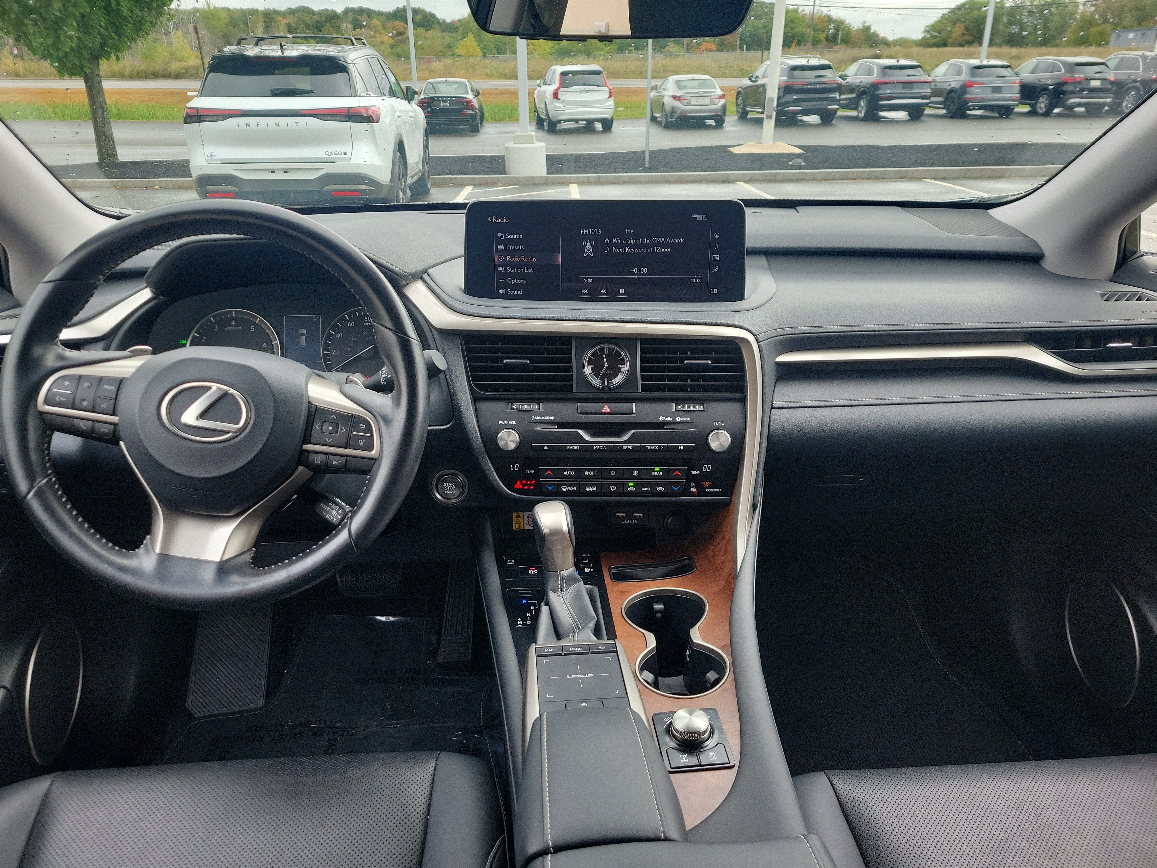 Used 2022 Lexus RX 350L Premium w/ Premium Package AWD/4WD image 3
