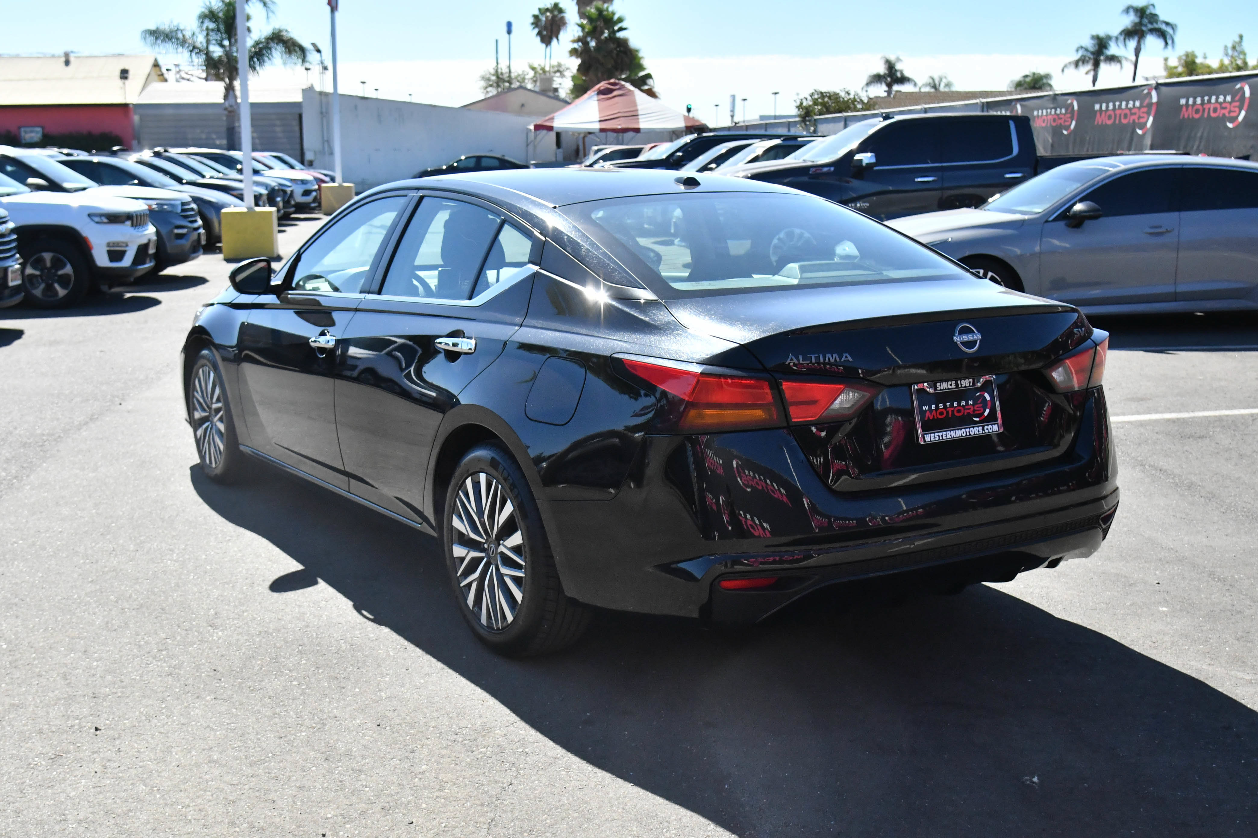 Used 2024 Nissan Altima 2.5 SV FWD image 6