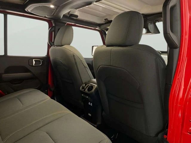 Used 2025 Jeep Wrangler Unlimited Sahara w/ Safety Group AWD/4WD image 74