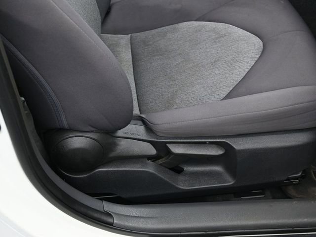 Used 2022 Toyota Camry LE image 10