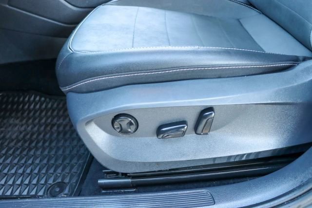 Used 2022 Volkswagen Taos SE image 14