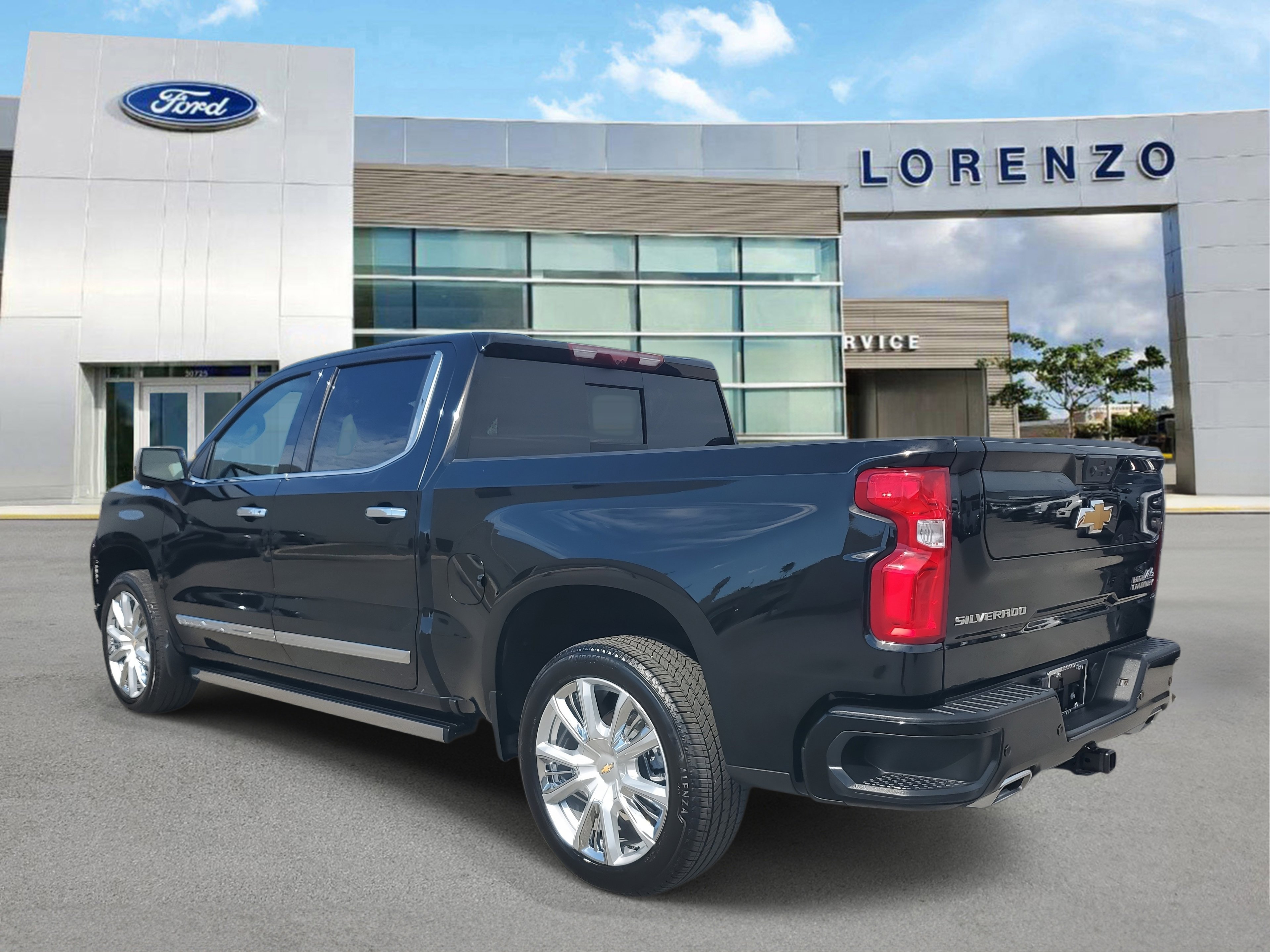 Used 2025 Chevrolet Silverado 1500 High Country w/ High Country Premium Package image 7