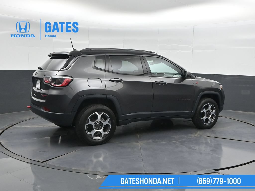 Used 2022 Jeep Compass Trailhawk w/ Trailhawk Convenience Group AWD/4WD image 2