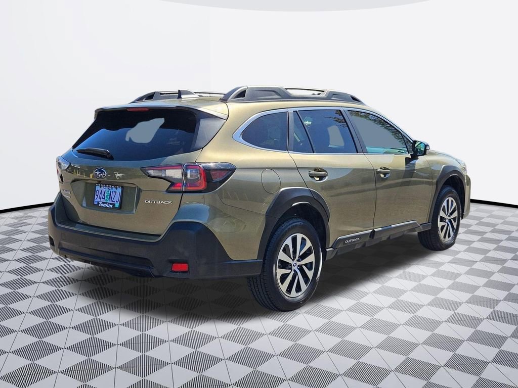 Used 2023 Subaru Outback Premium AWD/4WD image 6