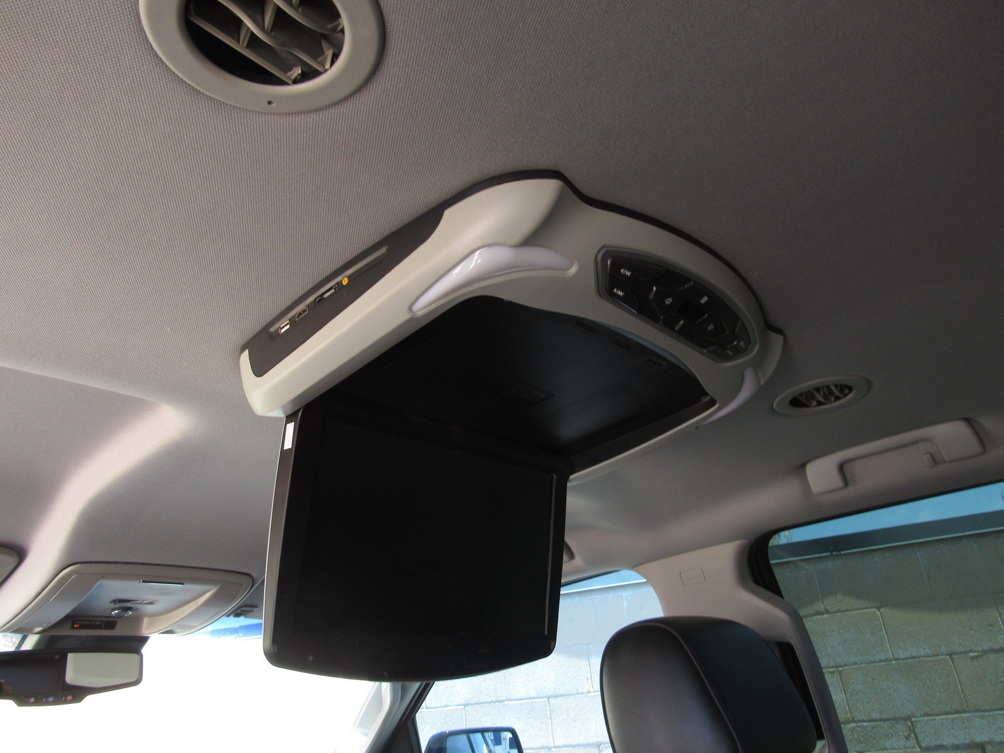 Used 2017 GMC Yukon Denali RWD image 15