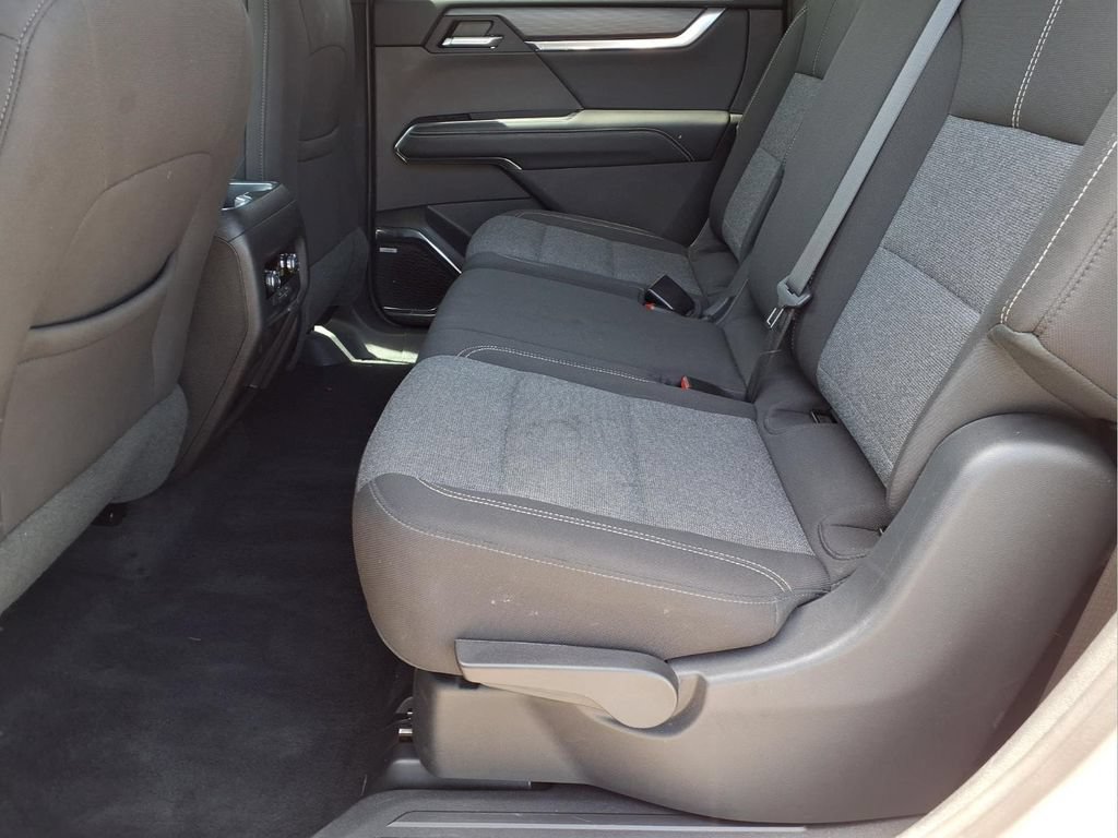 Used 2025 GMC Acadia Elevation FWD image 22