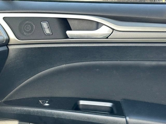 Used 2017 Ford Fusion SE w/ Fusion SE Technology Package FWD image 34