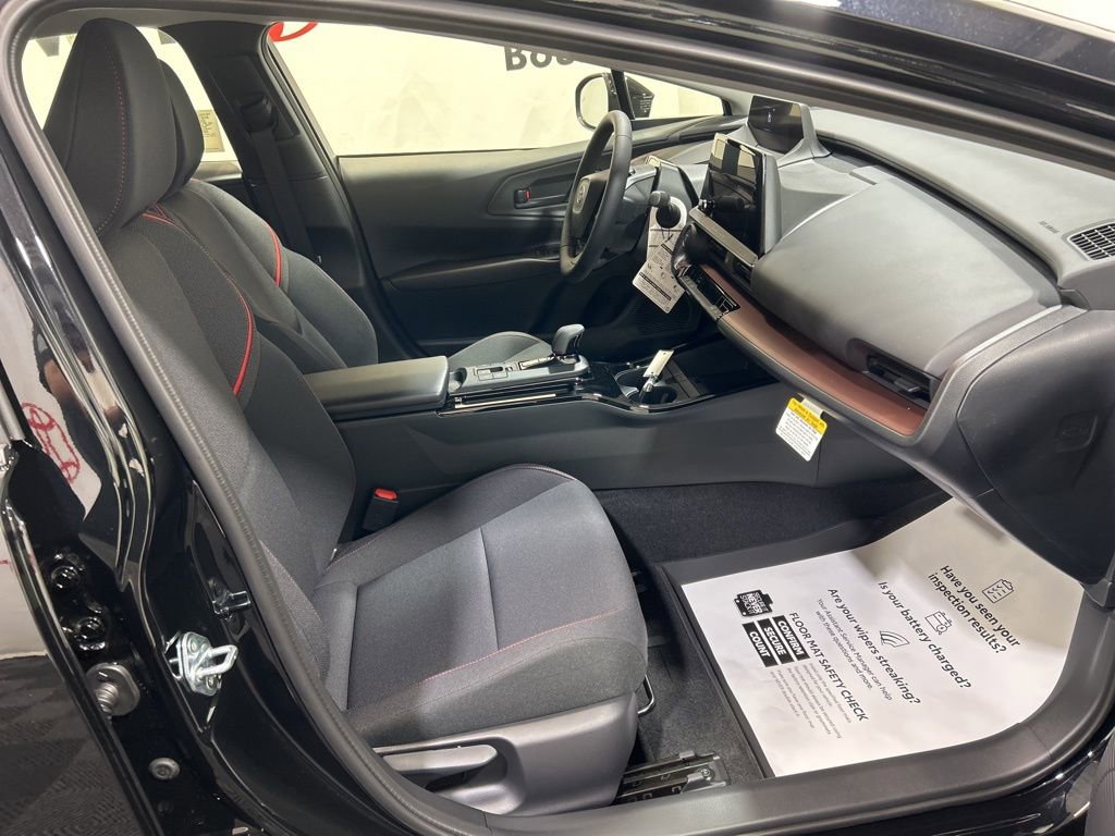 New 2026 Toyota Prius Plug-In Hybrid FWD image 12