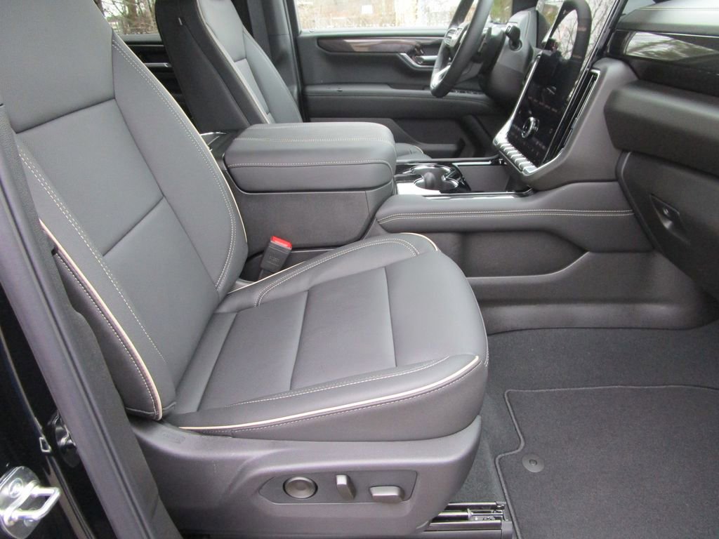 New 2026 GMC Yukon Elevation image 27