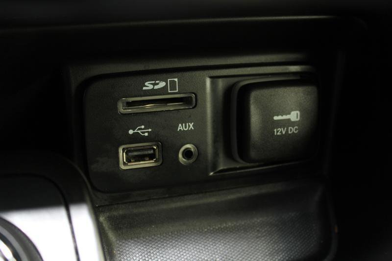 Used 2017 Jeep Cherokee Trailhawk AWD/4WD image 32