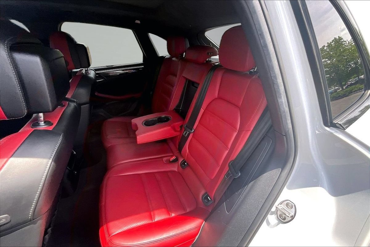 Used 2017 Porsche Macan Turbo AWD/4WD image 16