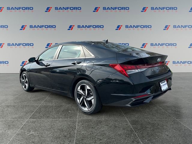 Used 2022 Hyundai Elantra Limited image 3