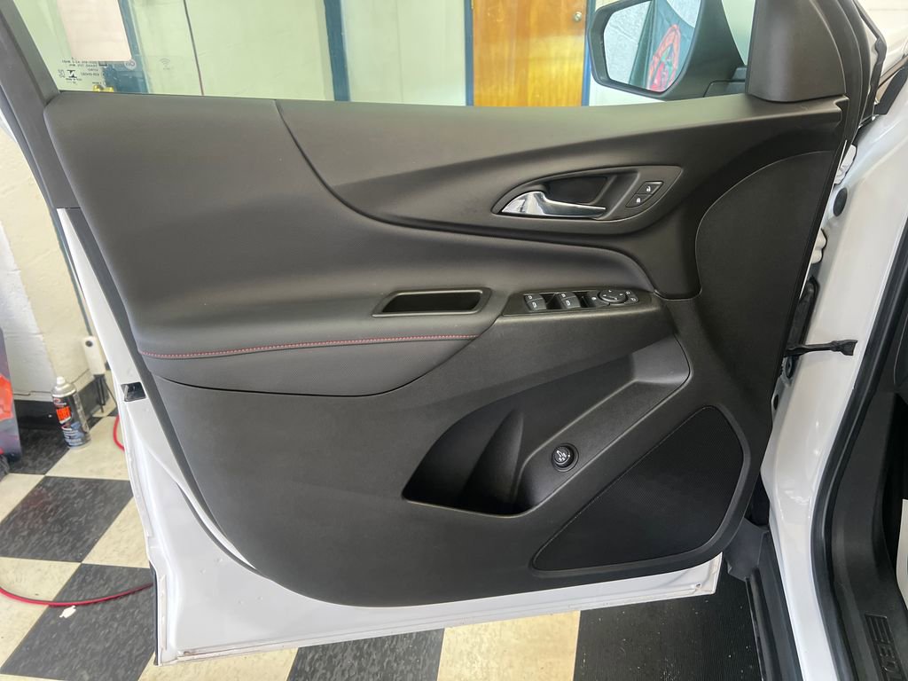 Used 2023 Chevrolet Equinox RS image 35