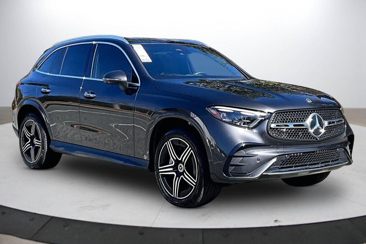 Used 2023 Mercedes-Benz GLC 300 image 2