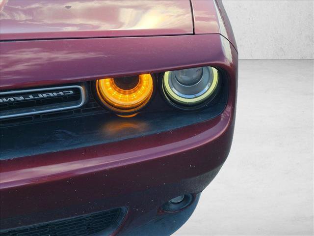 Used 2018 Dodge Challenger R/T RWD image 9